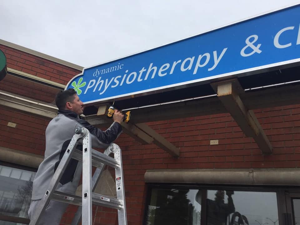 installing-custom-business-sign-ottawa