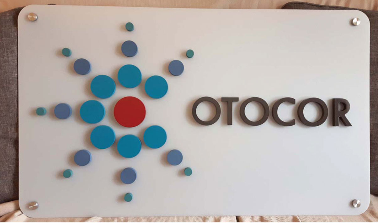 interior-acrylic-sign-oto