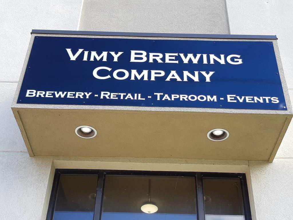 reflective-outdoor-vinyl-sign