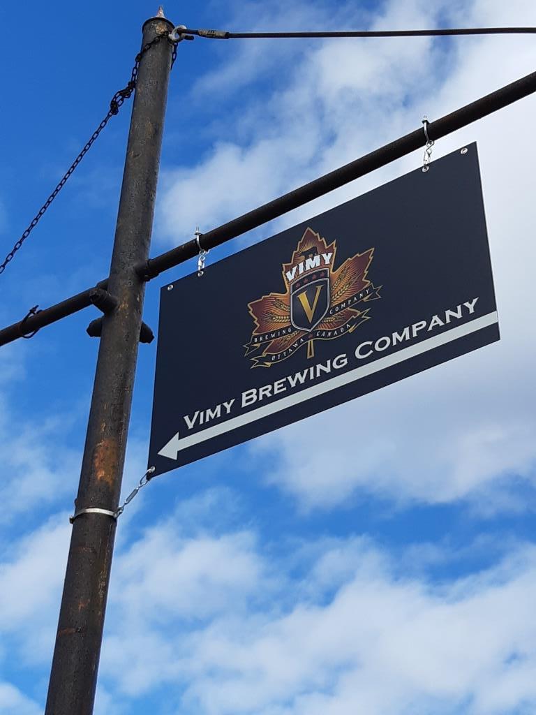 wayfinding-exterior-business-sign